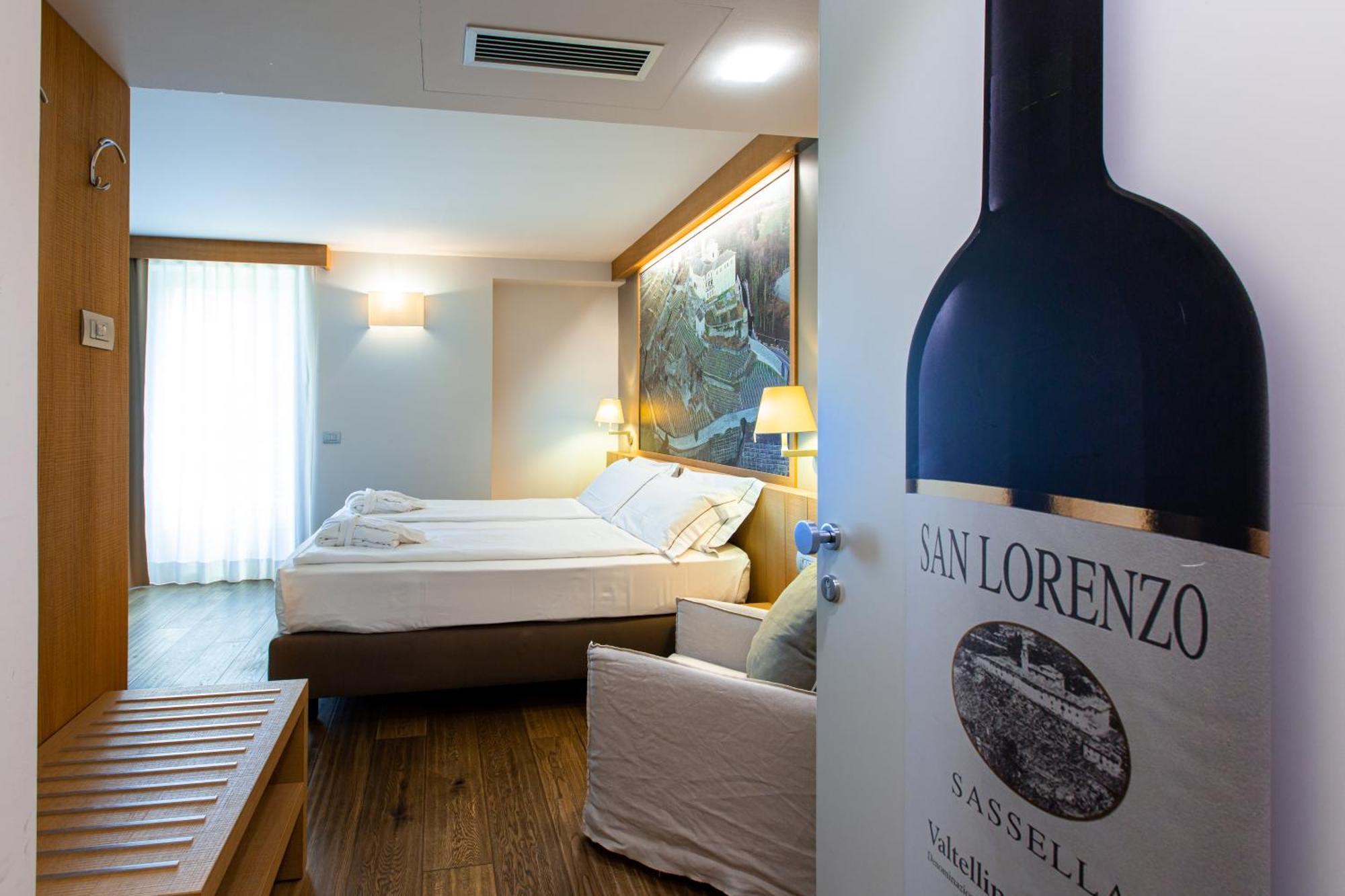 Wine Hotel Retici Balzi Poggiridenti Exterior photo