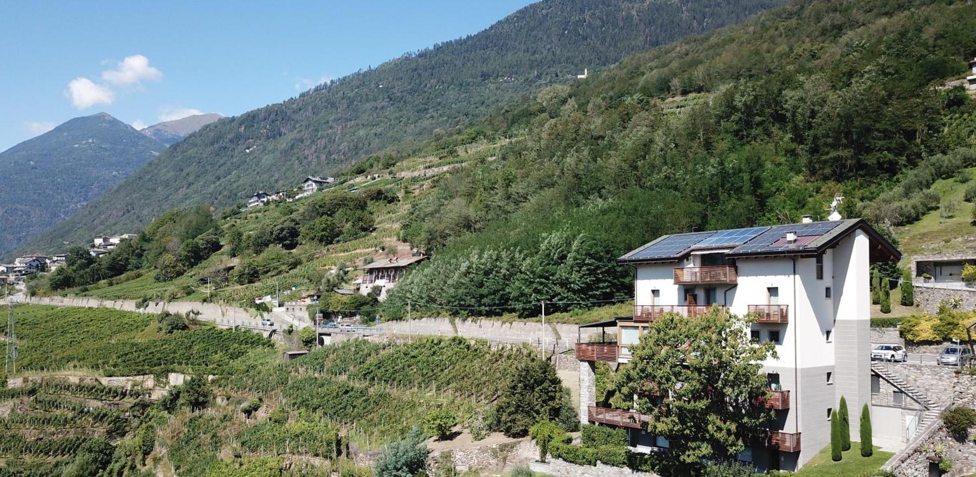 Wine Hotel Retici Balzi Poggiridenti Exterior photo